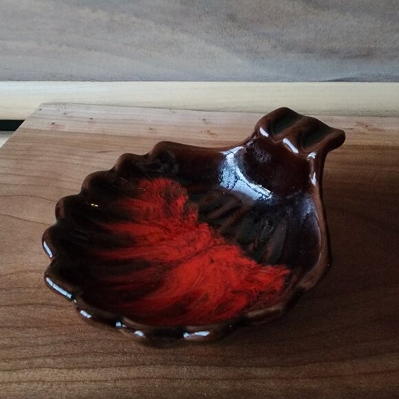 Vintage Canada Scallop-Shell Orange-Red Drip Pottery Ashtray-Catch All - Picture 1 of 4